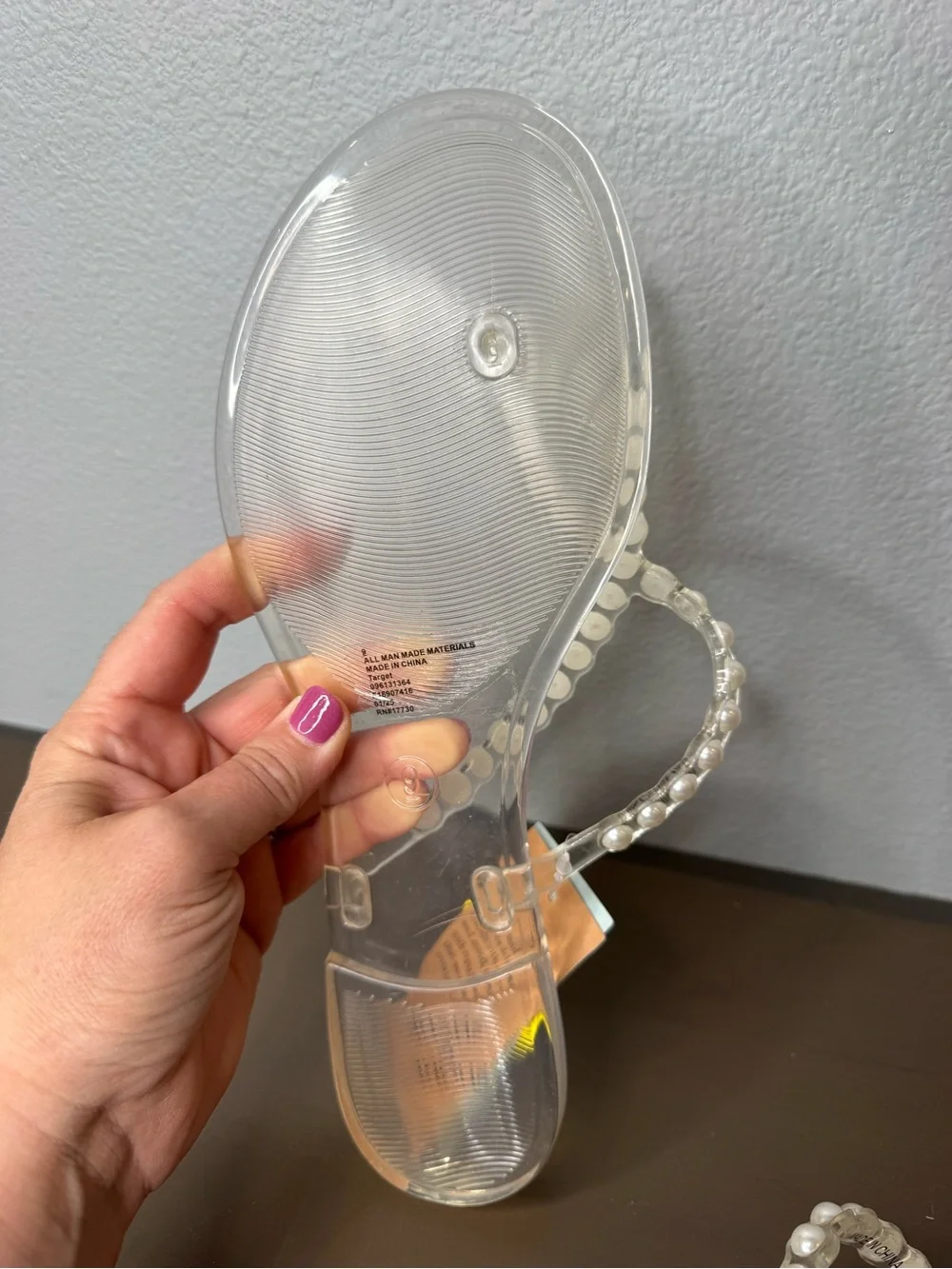 NWT 9 Shade & Shore Pearl-Trim Clear Jelly Thong Sandals - White Pearls
